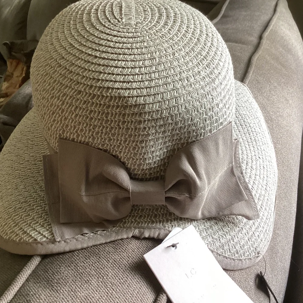 NWT Lauren Conrad Gray straw summer, gray straw hat with adjustable band and bow